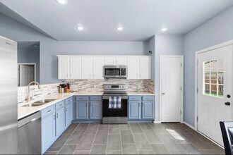 5405 SW Carlisle St in Bentonville, AR - Foto de edificio - Building Photo
