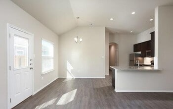 3414 Scott Cir in Seguin, TX - Building Photo - Building Photo