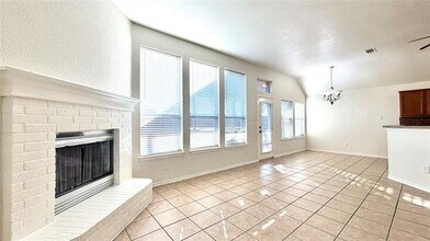 1648 Northview Dr in Grand Prairie, TX - Building Photo - Building Photo