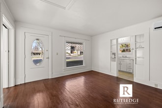 1122 E Main St in Medford, OR - Building Photo - Building Photo