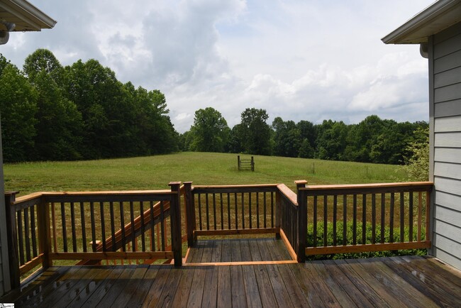 3965 N Hwy 101 in Greer, SC - Building Photo - Building Photo