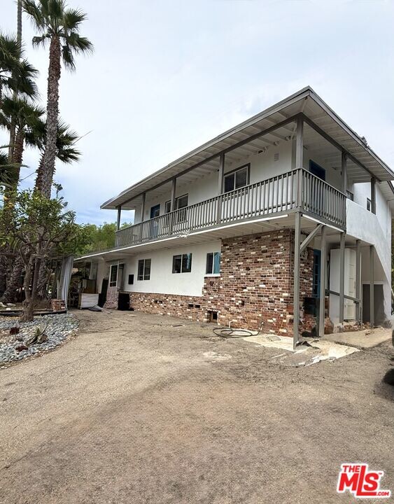 31577 Pacific Coast Hwy in Malibu, CA - Building Photo
