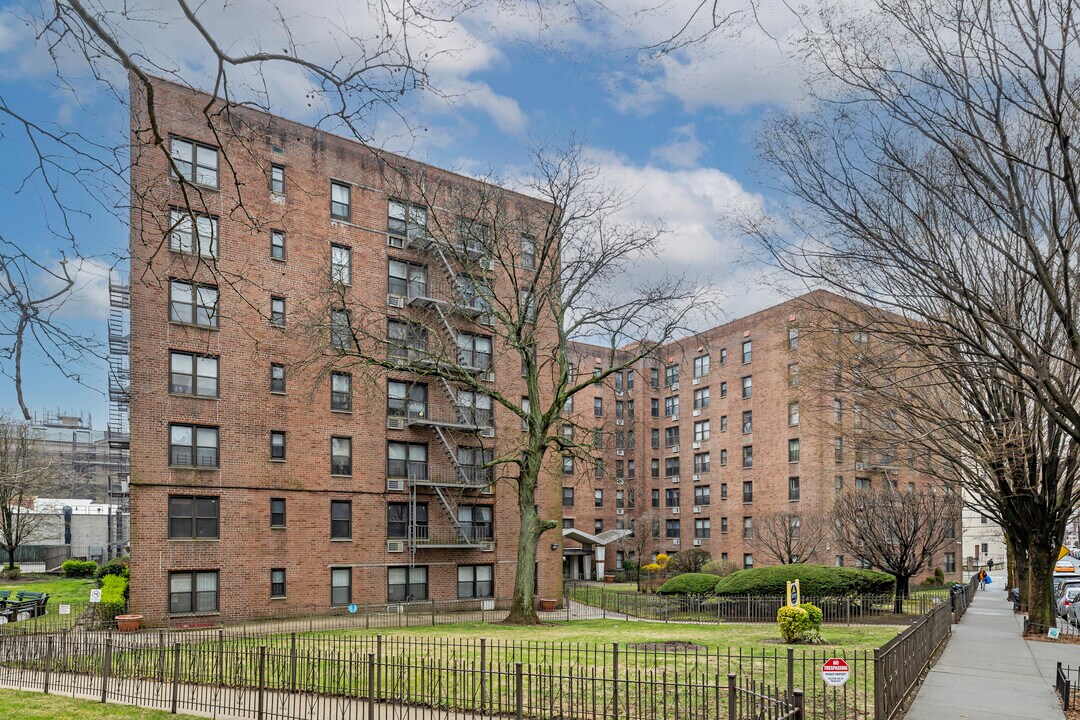 800 Tilden Street in New York, NY - Building Photo