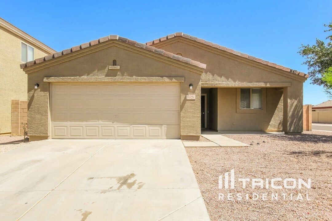 3728 W Fremont Rd. in Phoenix, AZ - Building Photo