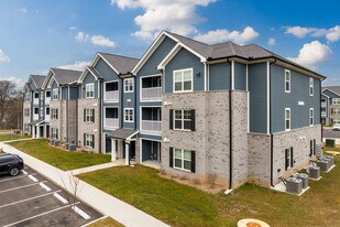 Riverside Place in Chattanooga, TN - Building Photo