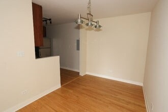 630 W Wrightwood Ave in Chicago, IL - Foto de edificio - Building Photo