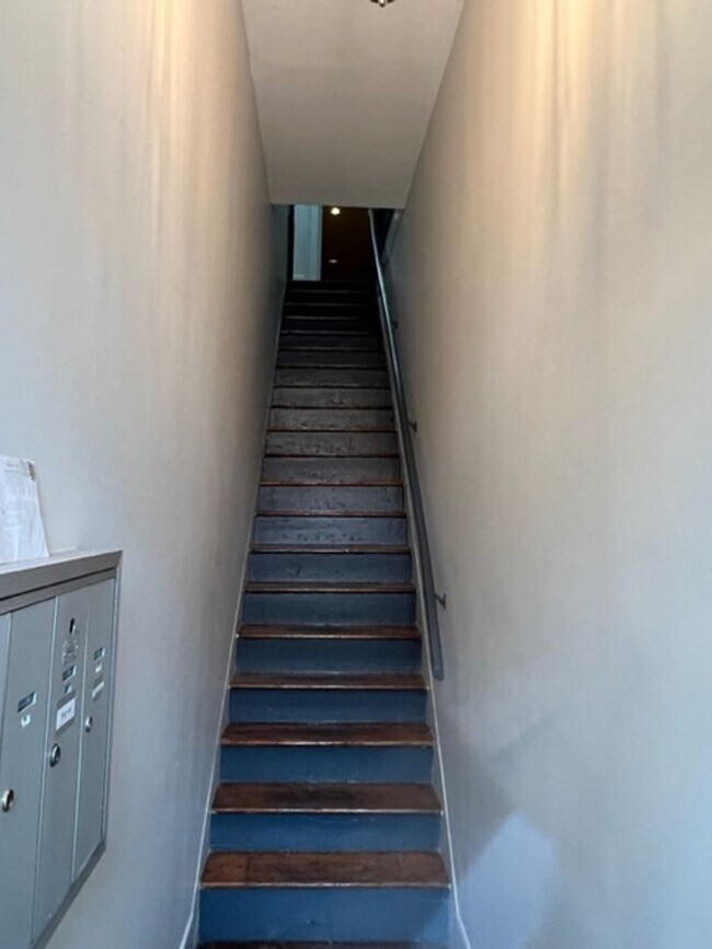 227 W Broughton St in Savannah, GA - Building Photo - Building Photo