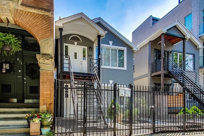 property at 837 N Marshfield Ave
