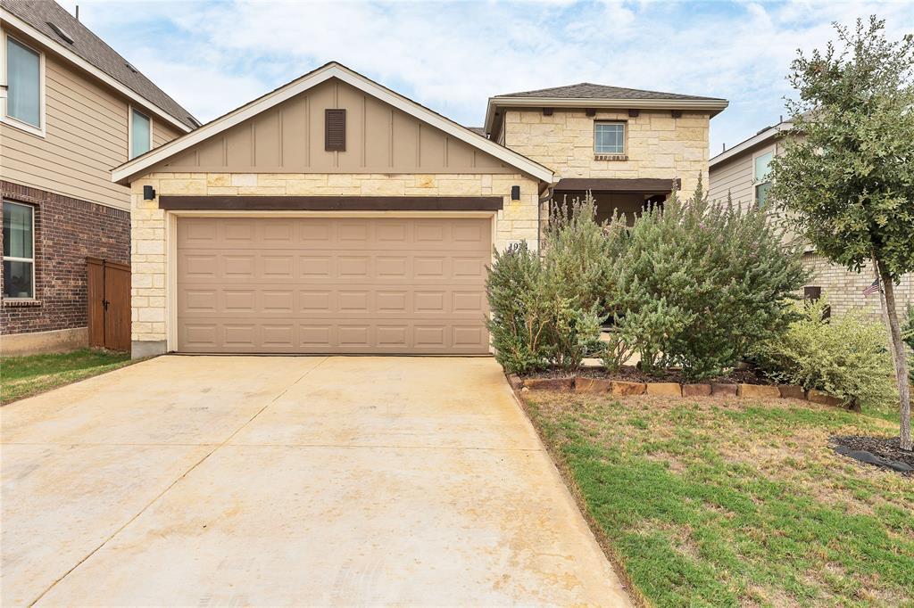 1974 Flametree Ave in New Braunfels, TX - Building Photo