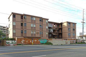 Iolani Terrace in Honolulu, HI - Building Photo - Building Photo