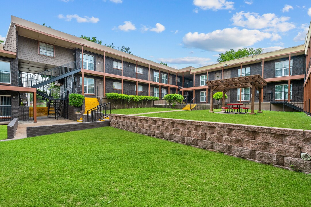 Marisol Villas Apartments in Garland, TX - Foto de edificio