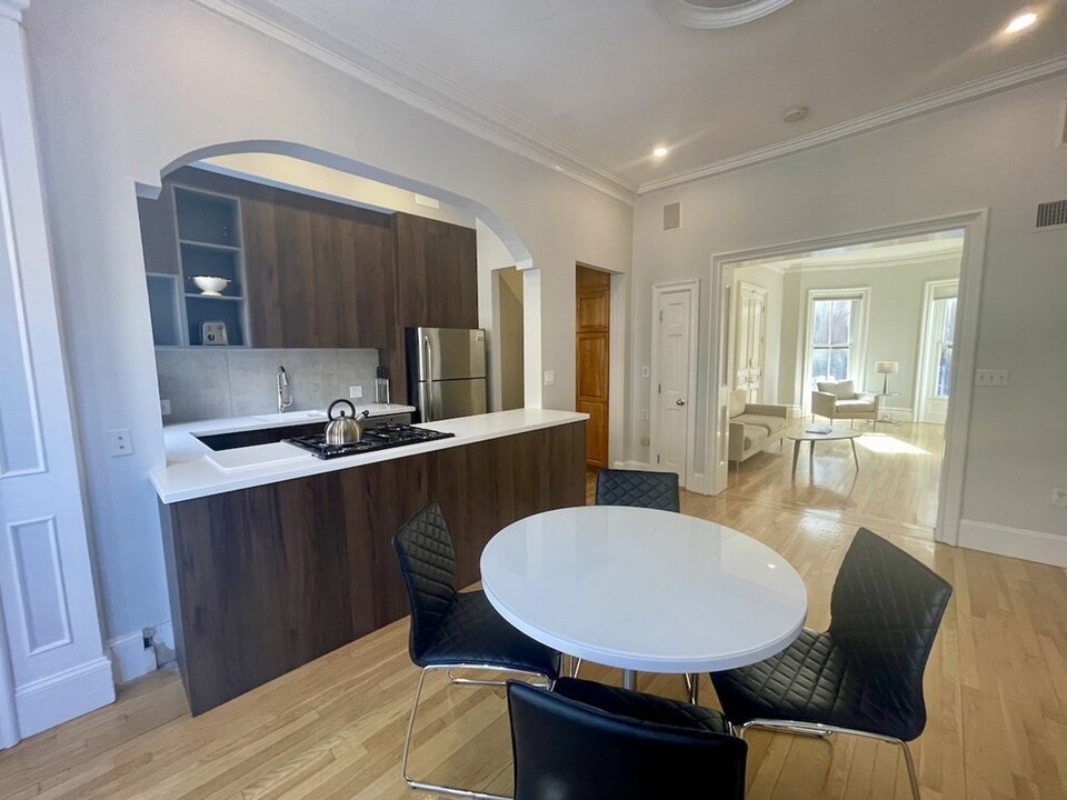 99 Pembroke St, Unit 1 in Boston, MA - Building Photo