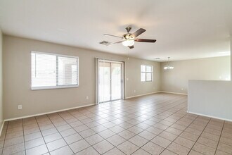 43910 W Arizona Ave in Maricopa, AZ - Building Photo - Building Photo