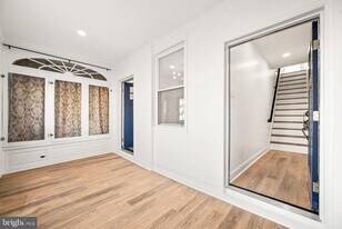 6128 Chestnut St in Philadelphia, PA - Building Photo