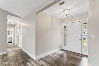 13335 Currituck Dr N in Jacksonville, FL - Building Photo - Building Photo