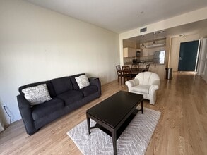 630 W 6th St, Unit #404 in Los Angeles, CA - Building Photo - Building Photo