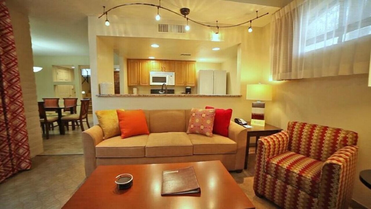6302 E Camelback Rd in Scottsdale, AZ - Building Photo