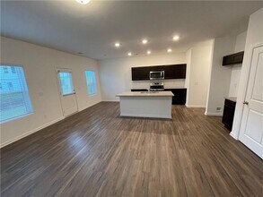 1486 Ben Park Way in Grayson, GA - Foto de edificio - Building Photo