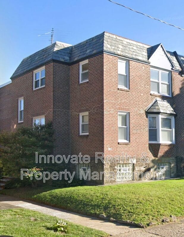 property at 910 E Sharpnack St