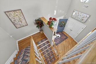 5 Penny Ln in Smithtown, NY - Building Photo - Building Photo