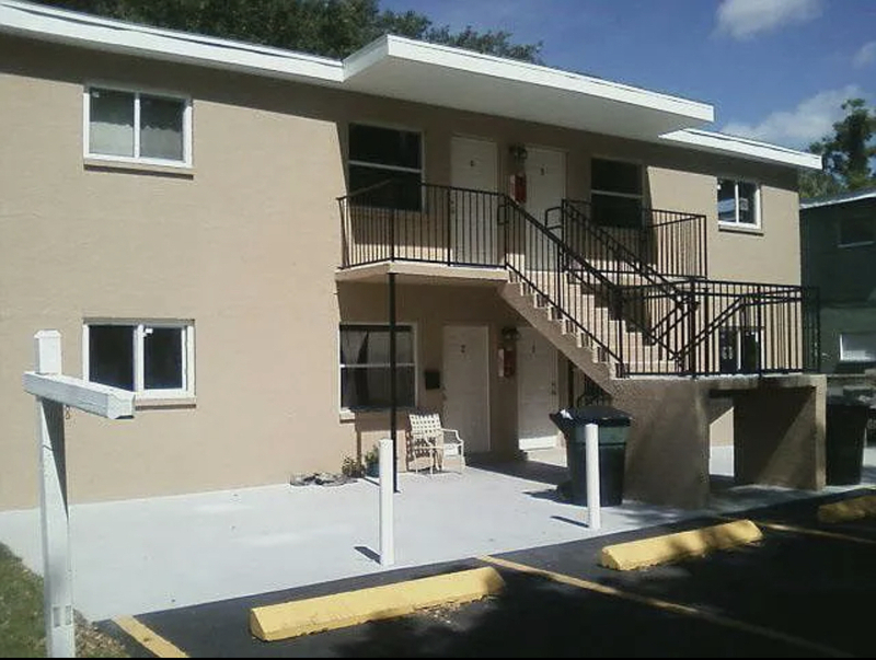 1743 Russell St S in St. Petersburg, FL - Building Photo