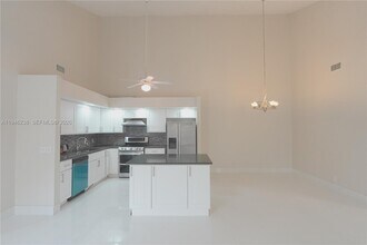 518-518 NE 48th St in Boca Raton, FL - Building Photo - Building Photo