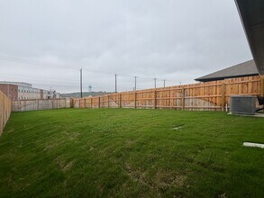 346 Nespral Dr in San Antonio, TX - Building Photo - Building Photo