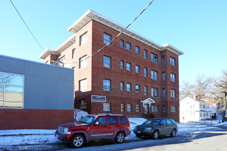 Inglewood Apartments in Des Moines, IA - Building Photo - Building Photo