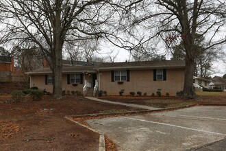 101-114 Millbrook Cir in Roswell, GA - Building Photo - Building Photo