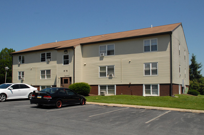 Lincoln West Apartments in Mountville, PA - Building Photo - Building Photo