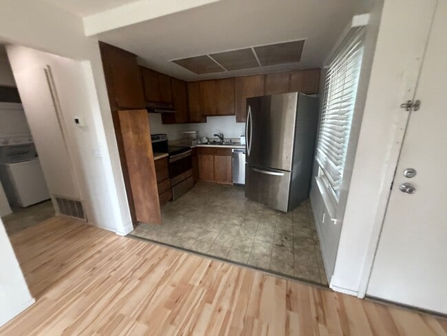 property at 2113 Roundhouse Rd