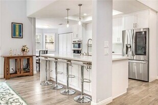 16 Monterey Ct in Manhattan Beach, CA - Building Photo