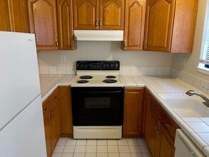 2150 Northwood Cir in Concord, CA - Building Photo - Building Photo