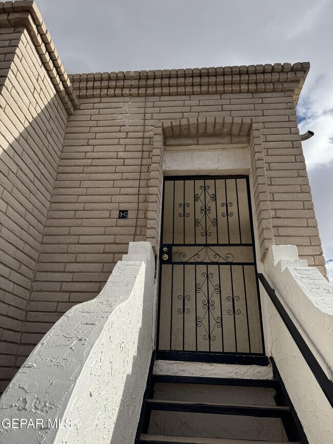 6201 Escondido Dr in El Paso, TX - Building Photo - Building Photo