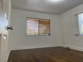 1608 Carmona Ave in Los Angeles, CA - Building Photo - Building Photo