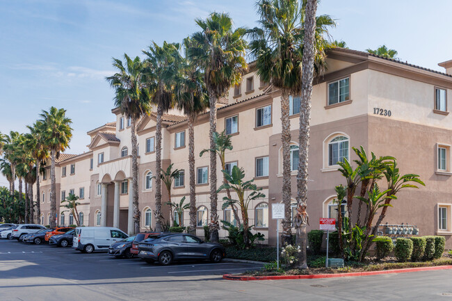 Los Caballeros Villas in Fountain Valley, CA - Building Photo - Primary Photo