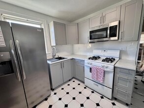136 Rothwell Ave in Cliffside Park, NJ - Building Photo - Building Photo