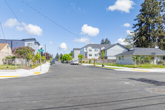 4337 S Cedar St in Tacoma, WA - Foto de edificio - Building Photo