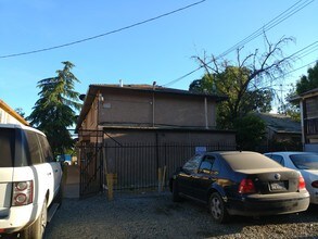 355 El Camino Ave in Sacramento, CA - Foto de edificio - Building Photo
