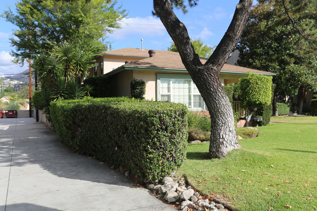 1003 N Glendale Ave in Glendale, CA - Building Photo - Building Photo