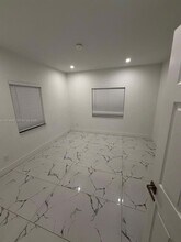 345 SW 49th Ave in Coral Gables, FL - Building Photo - Building Photo