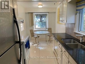 58 Redheugh Crescent in Toronto, ON - Building Photo - Building Photo