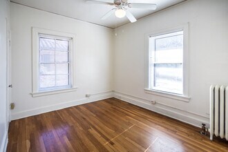 Parkside Poplar Apartments in Memphis, TN - Building Photo - Interior Photo