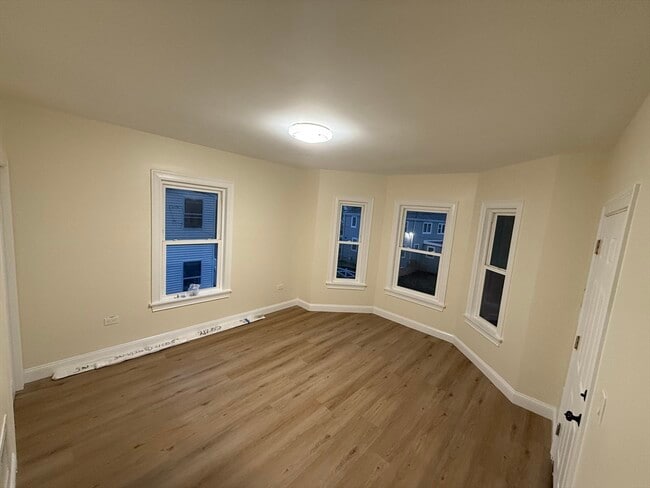 24 Moore St in Quincy, MA - Building Photo - Building Photo