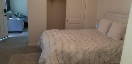 375 Castellana St in Los Banos, CA - Building Photo - Building Photo