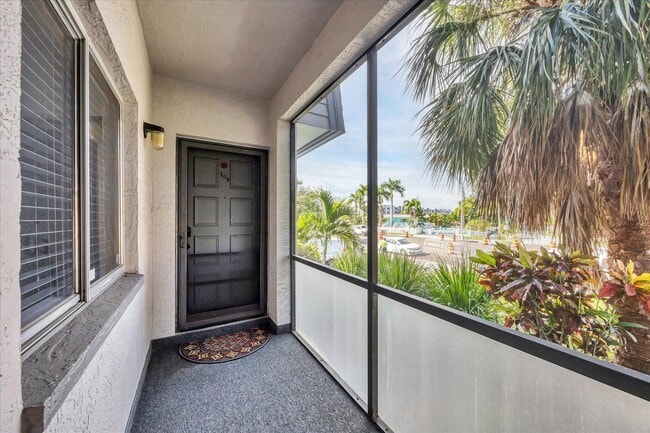 2124 N Tamiami Trl in Sarasota, FL - Building Photo - Building Photo