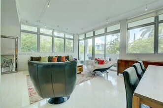 1577 Bay Rd in Miami Beach, FL - Building Photo - Building Photo