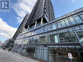 1 Quarrington Lane in North York, ON - Building Photo - Building Photo