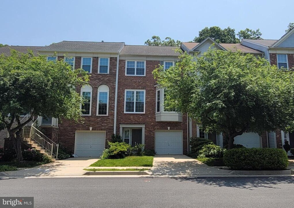 3619 Bracknell Dr in Woodbridge, VA - Building Photo