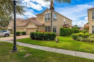 8332 Vía Verona in Orlando, FL - Building Photo - Building Photo
